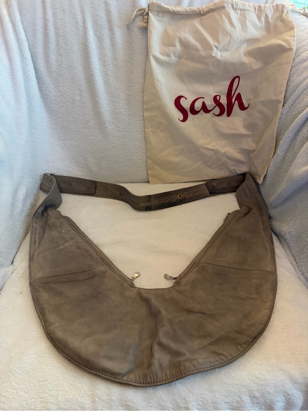 Sash leather cross body bag in gray
